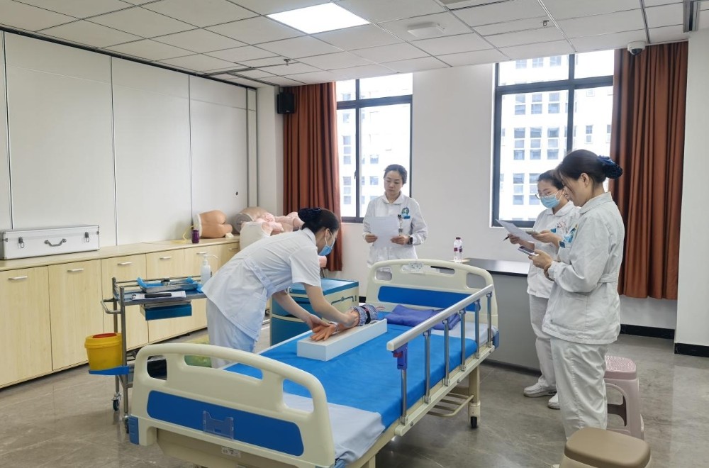 护理技能2.jpg